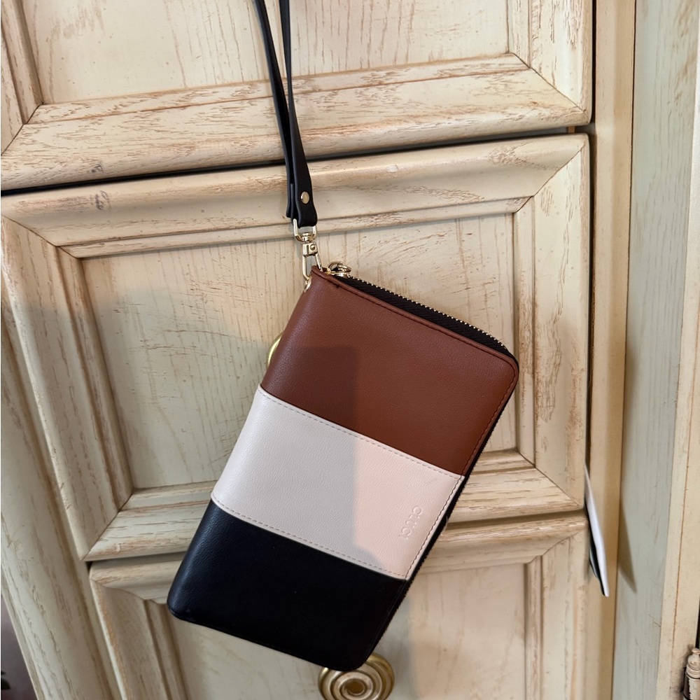 Elegant Tricolor Women's Wristlet